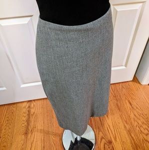 Size 0 The Limited stretch grey pencil skirt.